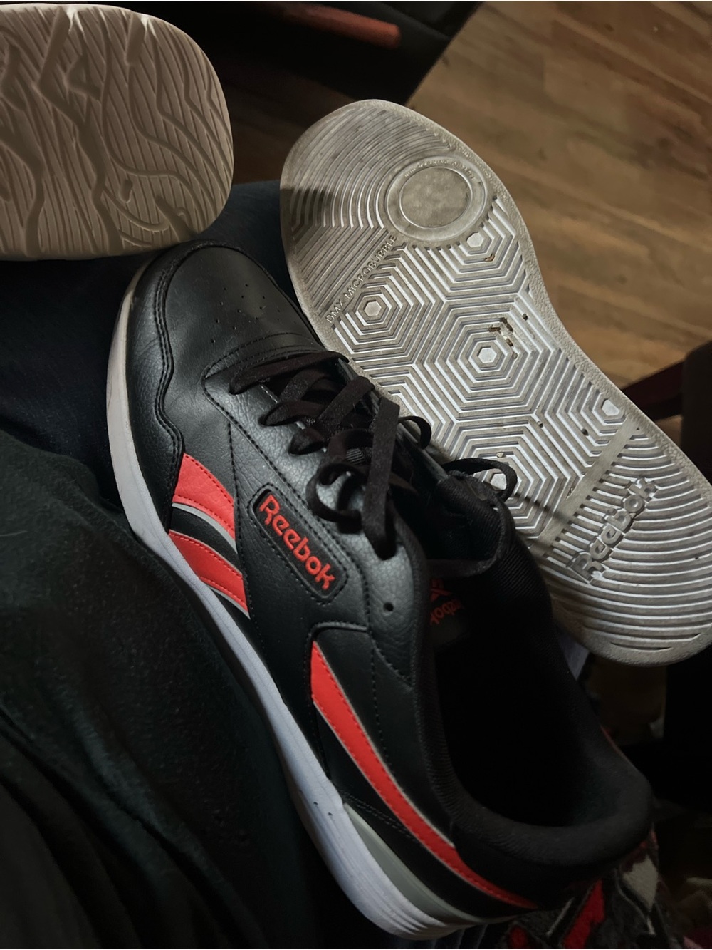 Reebok Men's Black & Red Low-Top Sneakers